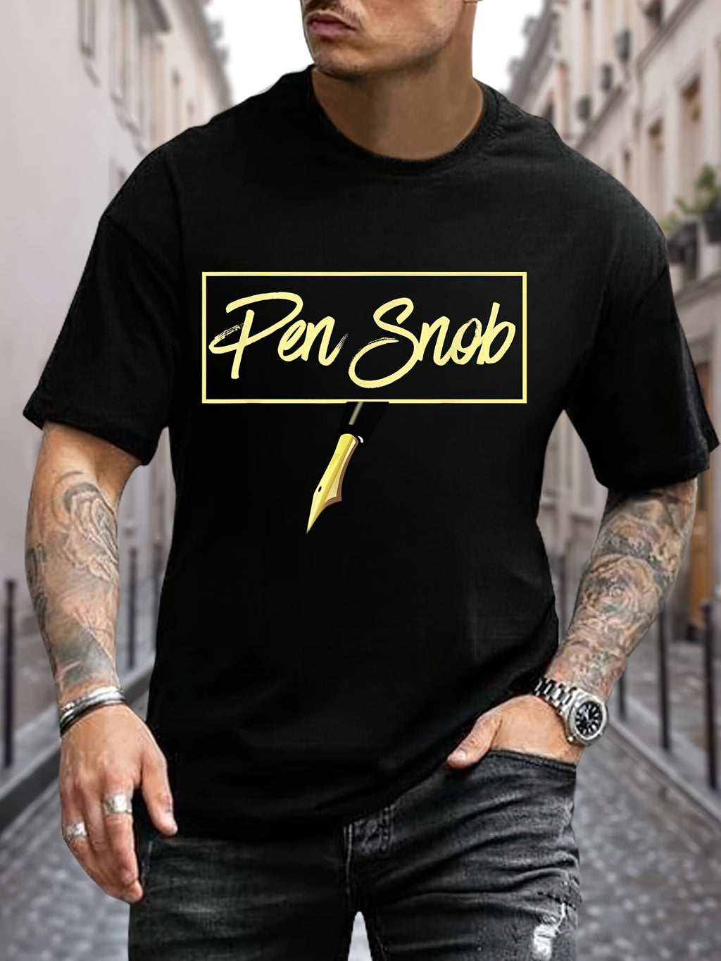 Mens Plus Size Casual T-Shirt PenSnob Design Golden Pen Pattern Elegant Handwritten Font Black Crew Neck Short Sleeve Suitable for Daily and Outdoor Wear Same Style for Men and Women 2026 Summer Short-sleeved Printed T-shirt 180G